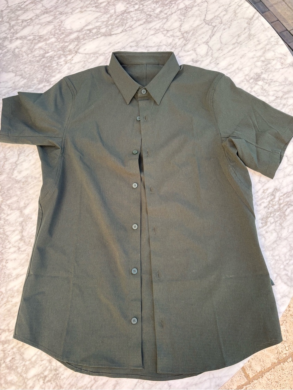 lululemon athletica Airing Easy Relaxed Short-Sleeve Button-Down Shirt in Olive